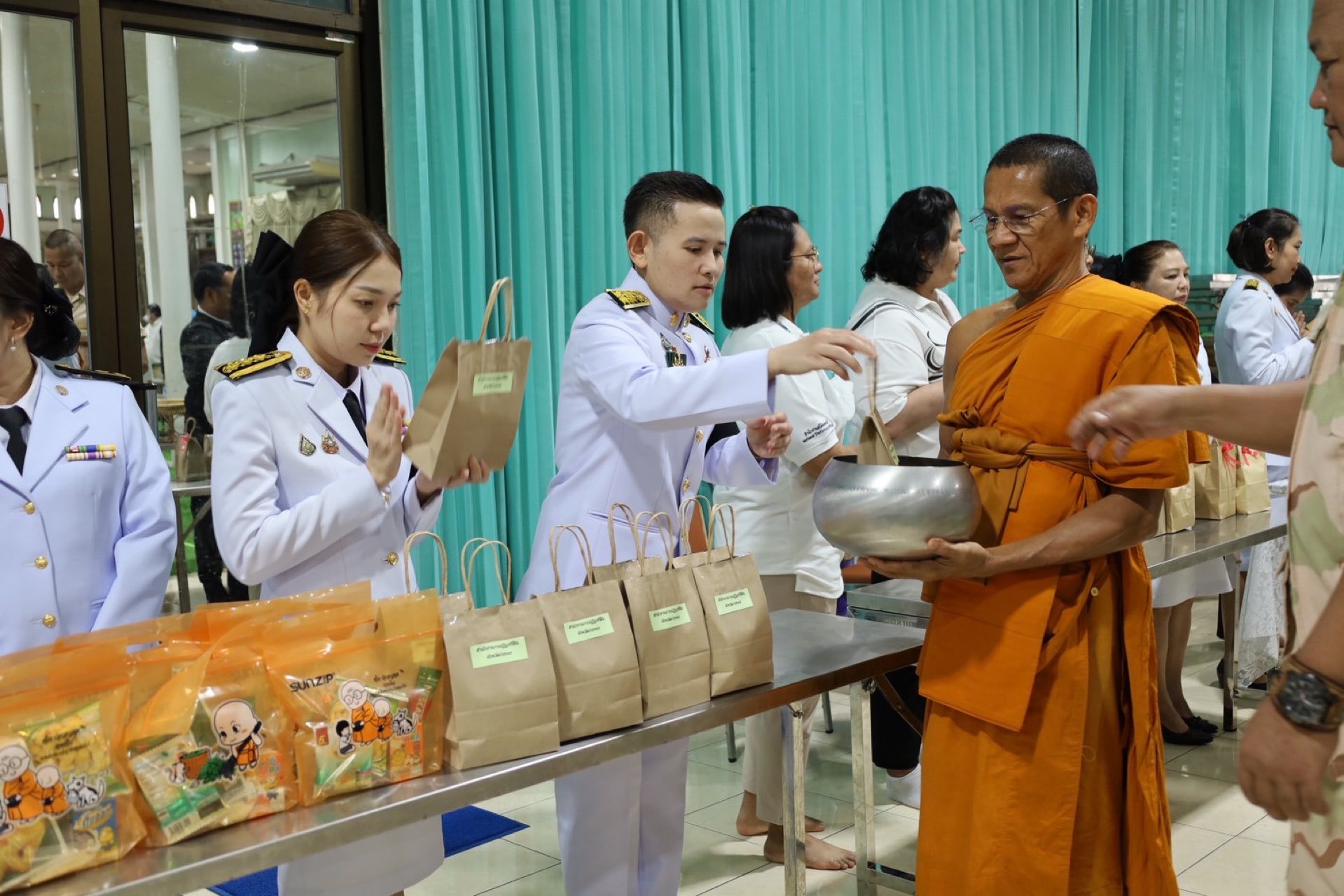 title - พิธีเจริญพระพุทธมนต์และพิธีทำบุญตักบาตรถวายพระราชกุศลเนื่องในโอกาสวันคล้ายวันประสูติ สมเด็จพระเจ้าลูกยาเธอ เจ้าฟ้าทีปังกรรัศมีโชติ มหาวชิโรตตมางกูร สิริวิบูลยราชกุมาร 